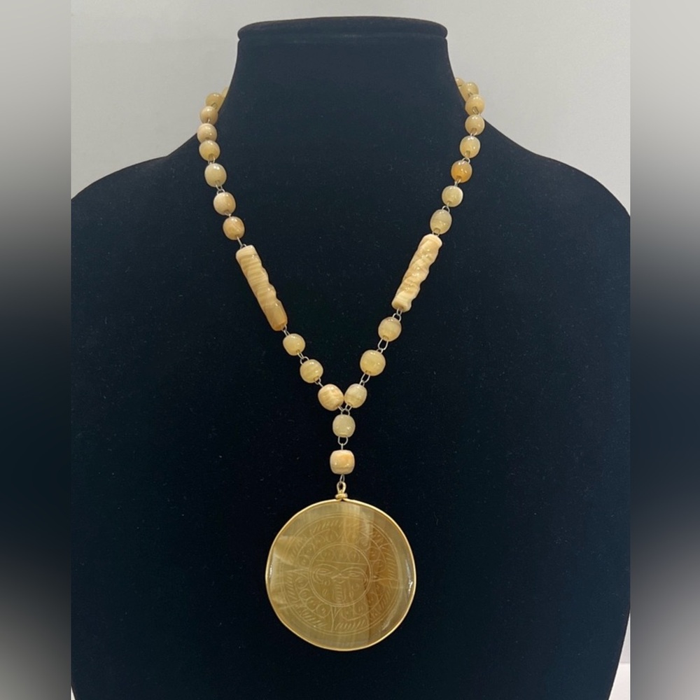 Vintage 70’s Mexican carved Onyx etched Aztec Sundial Pendant Agate necklace